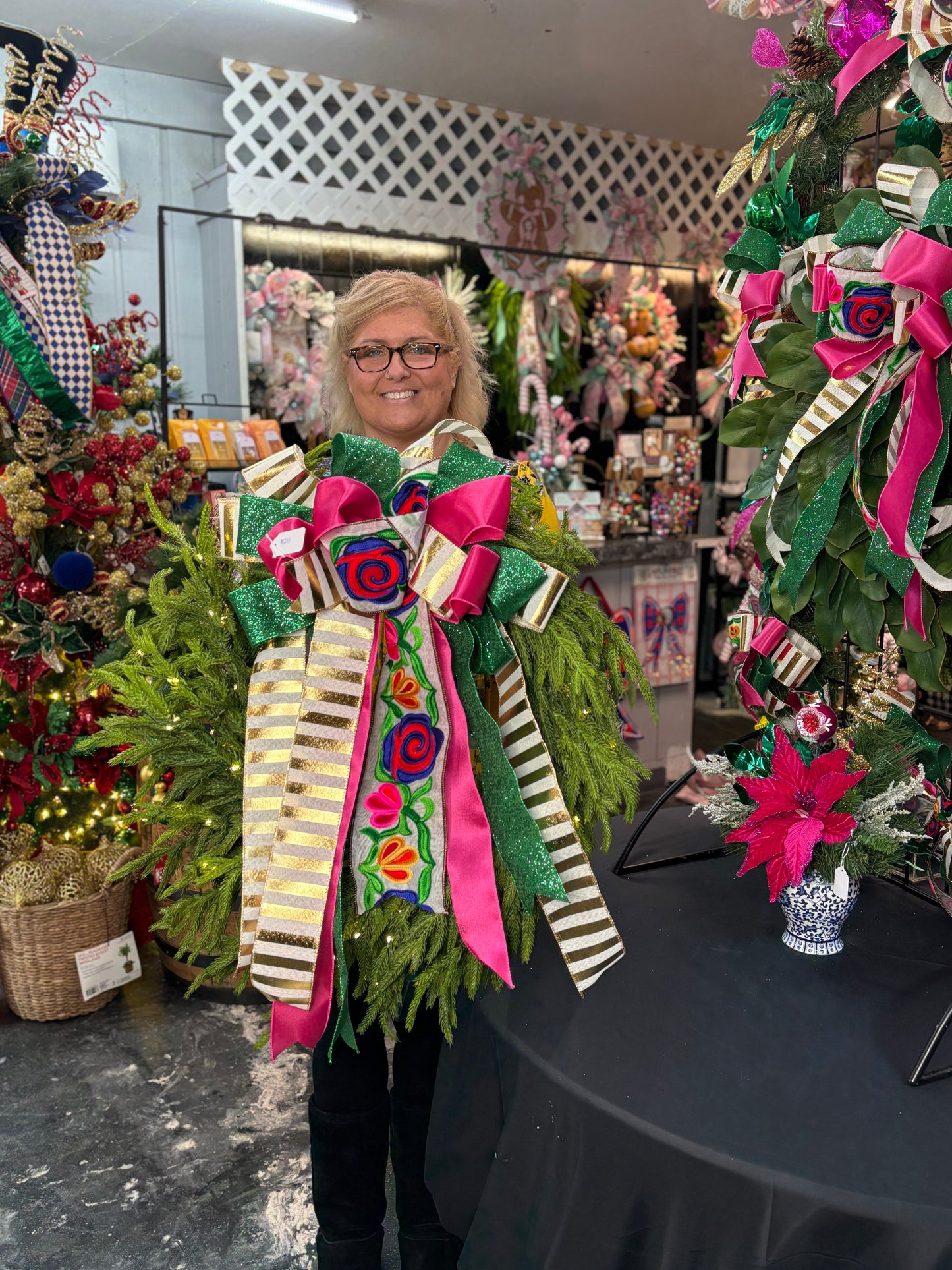 Medium Jewel Town Luxe Norfolk pre-lit Wreath