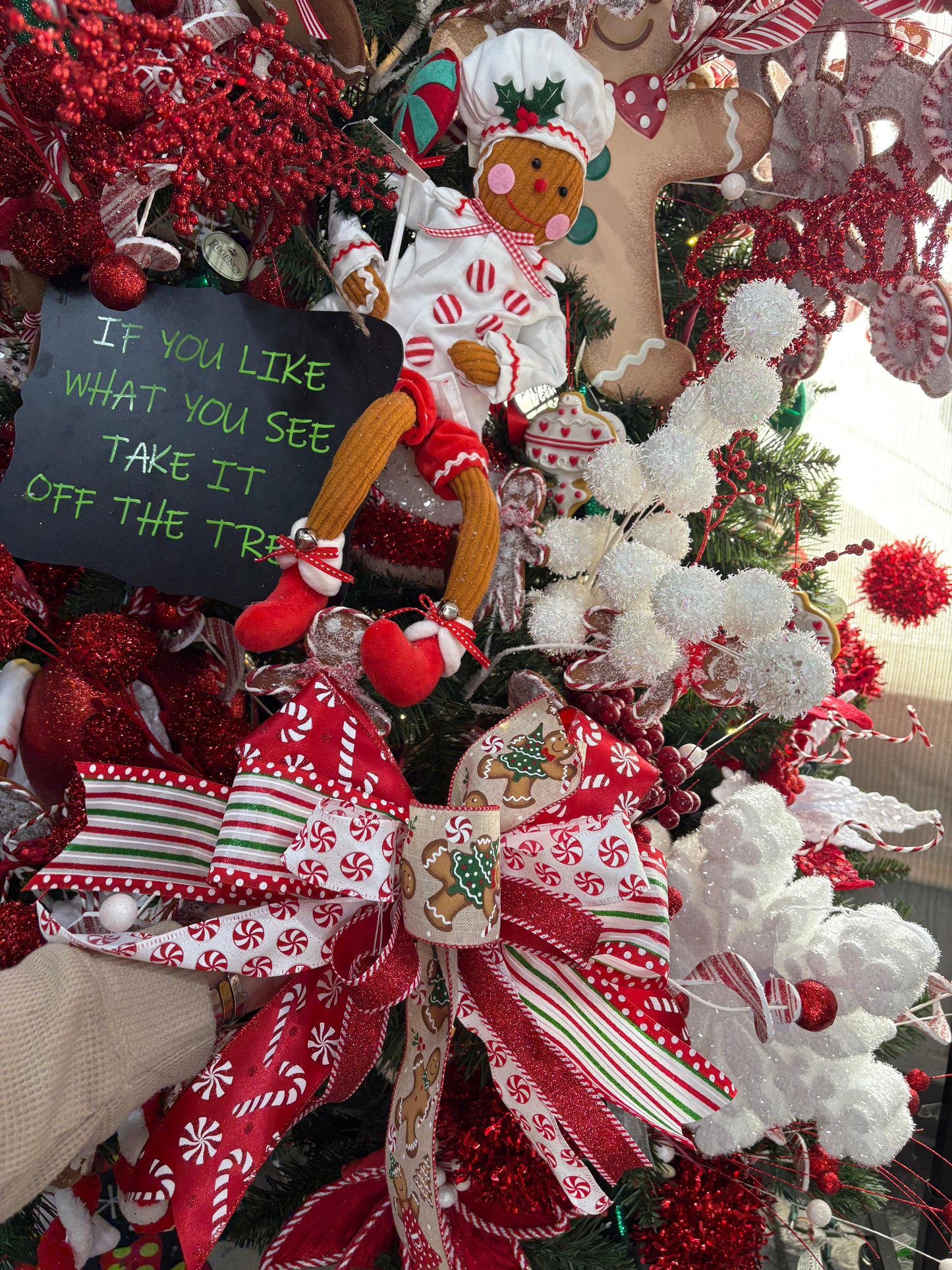 Gingerbread Lane Christmas Tree Bow Box